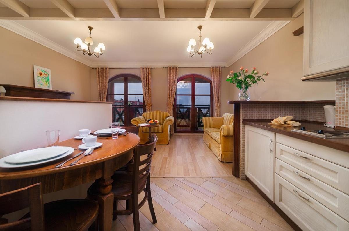 Apartamenty Portowe Mikołajki Kültér fotó